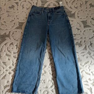 Hollister Ultra-high rise baggy 29R women’s jeans
